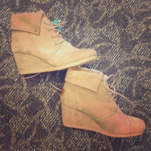 NWT mad love brown booties